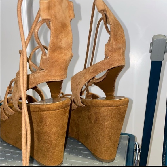 Guess wedges - Picture 3 of 3